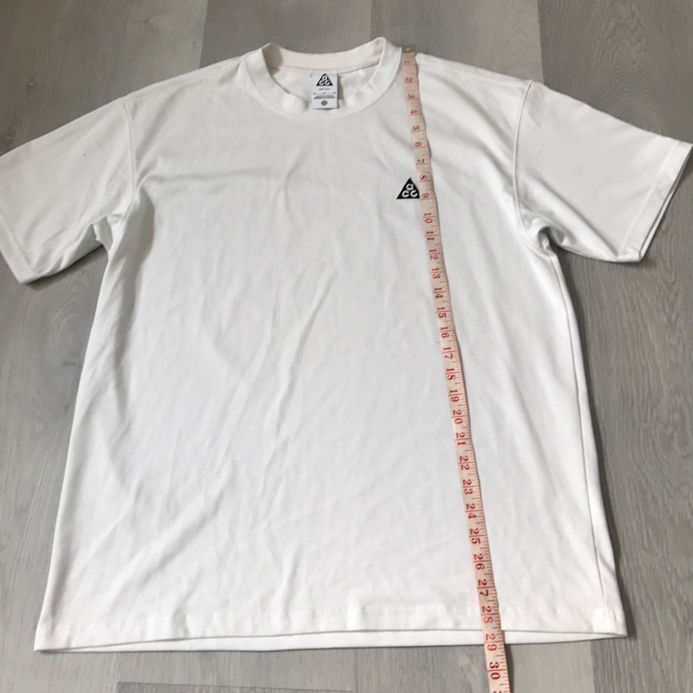 NIKE ACG MENS WHITE CREW NECK T SHIRT SHORT SLEEVES THICK JERSEY MENS MEDIUM - Picture 3 of 8